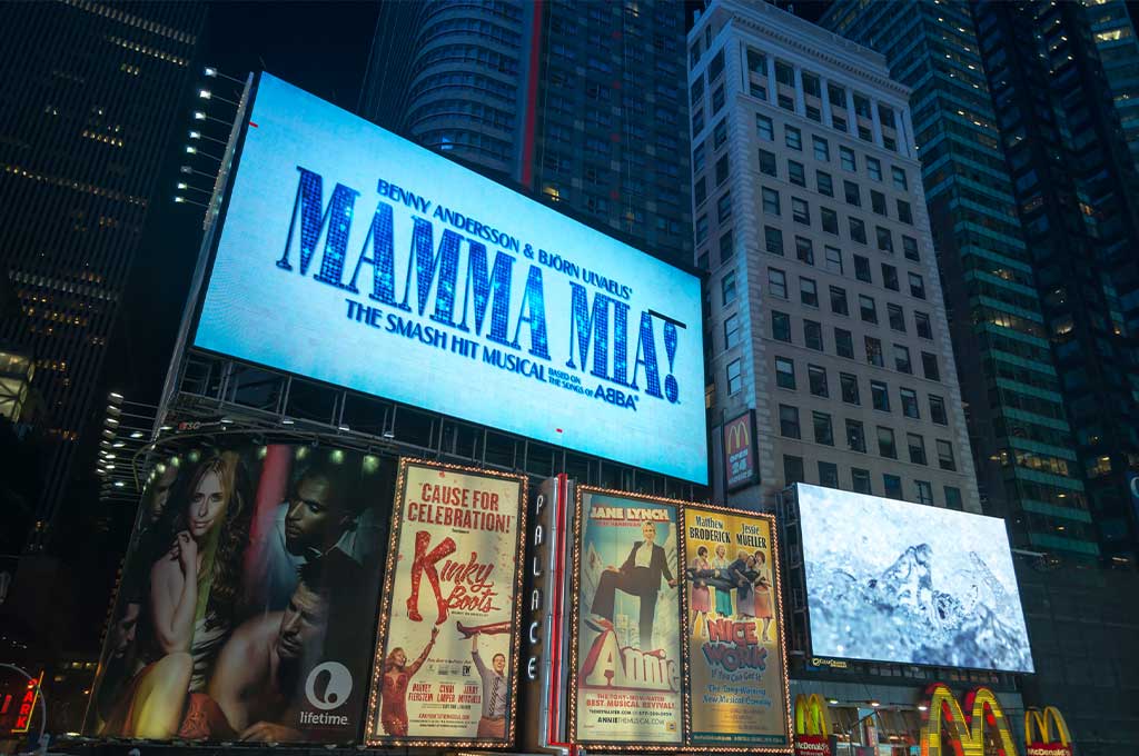 Letrero iluminado del musical Mamma Mia!