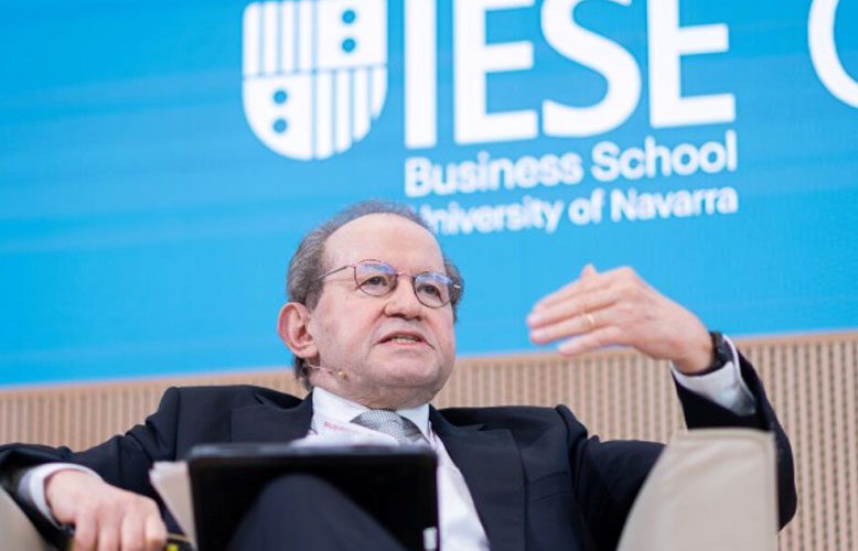 Vitor Constancio en el evento IESE Banking.