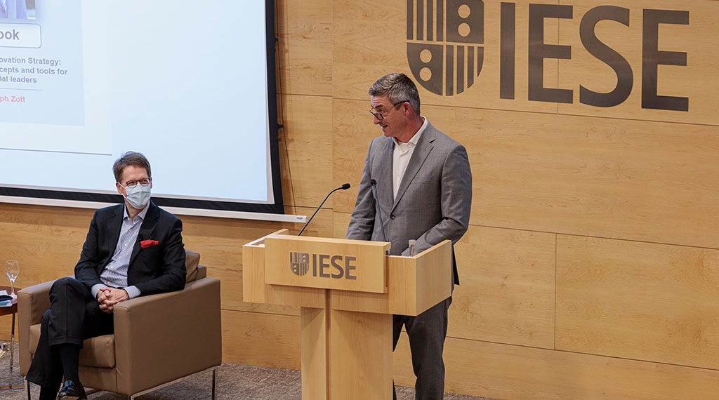 La Agrupación de Antiguos Alumnos del IESE premia los mejores trabajos de investigación de 2021