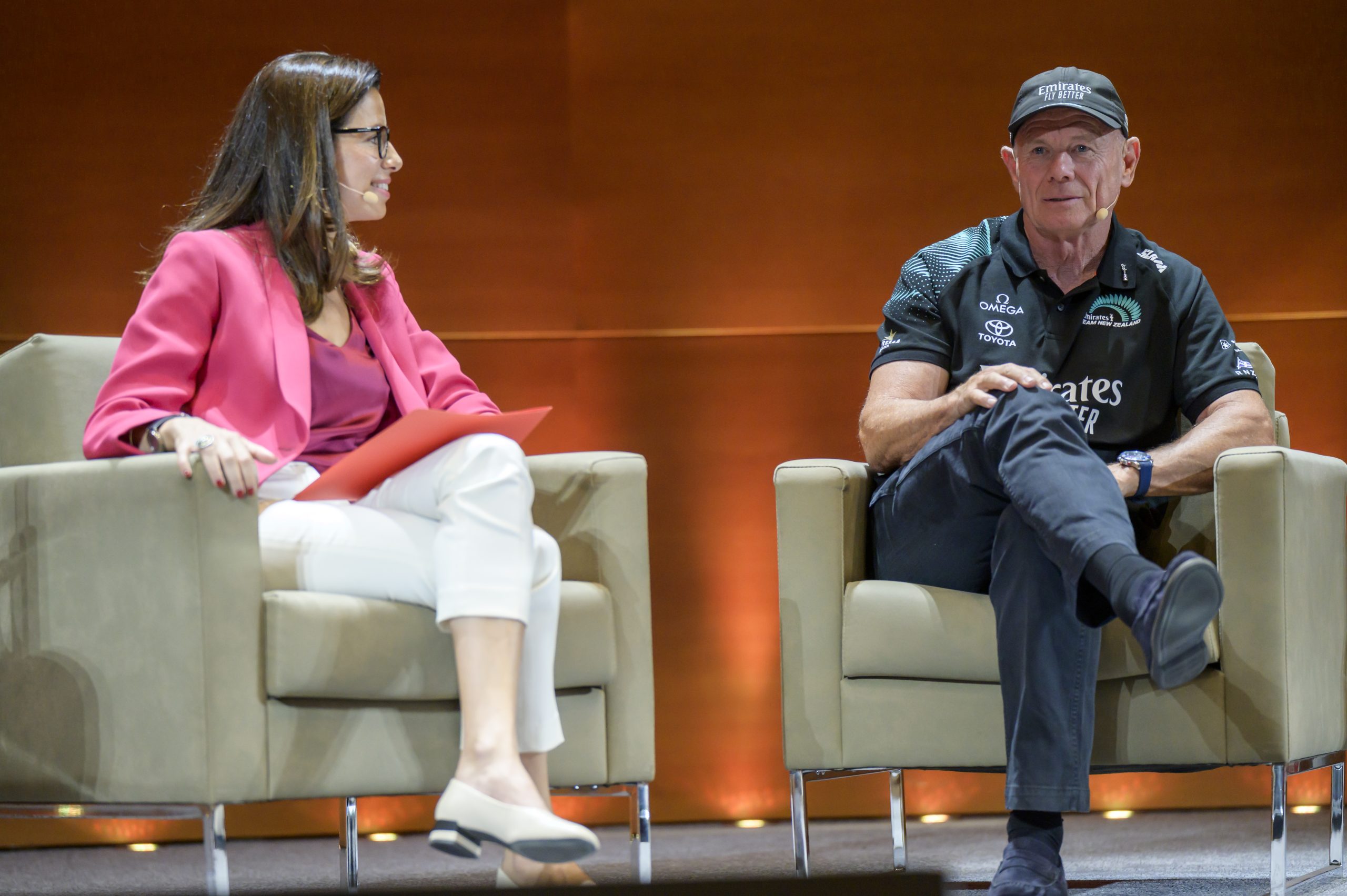 El CEO de la Copa América, Grant Dalton, inaugura el curso para los Alumni del IESE