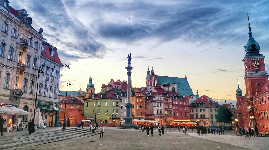 El IESE refuerza su posición en Europa ampliando su actividad en Polonia