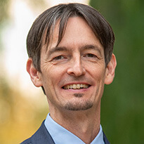 Sebastian Reiche | IESE Business School