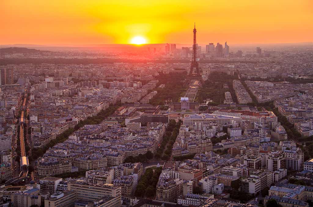Panoramic view of Paris. The Eiffel Tower and the sunset