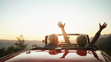 https://www.iese.edu/insight/wp-content/uploads/sites/3/2025/04/car-elderly-sunset.jpg