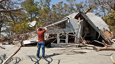 https://www.iese.edu/insight/wp-content/uploads/sites/3/2025/04/casa-catastrofe.jpg