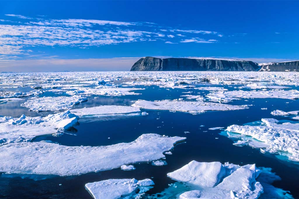 Costa rocosa de Svalbard.