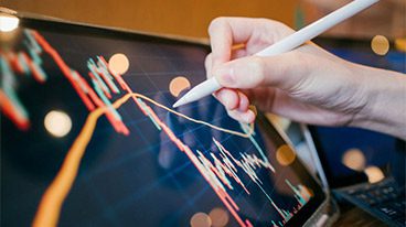 https://www.iese.edu/insight/wp-content/uploads/sites/3/2025/07/banking-spain.jpg