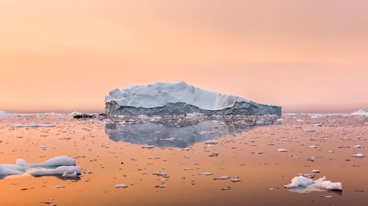 https://www.iese.edu/insight/wp-content/uploads/sites/3/2025/11/iceberg-dawn-1.webp