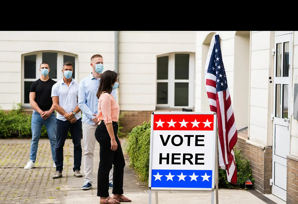 US voters standing in line