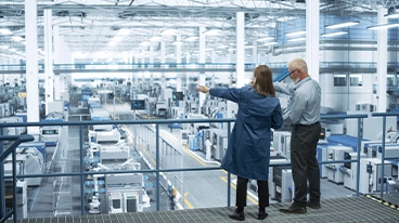 https://www.iese.edu/insight/wp-content/uploads/sites/3/2026/07/supply-chain-employees.webp