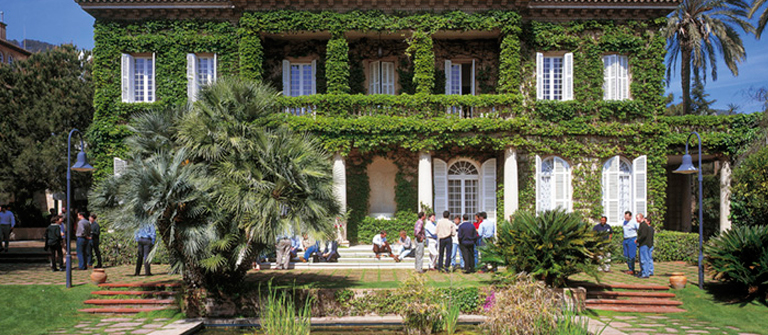4th International Colloquium on Christian Humanism in Economics and Business 4th International Colloquium on Christian Humanism in Economics and Business