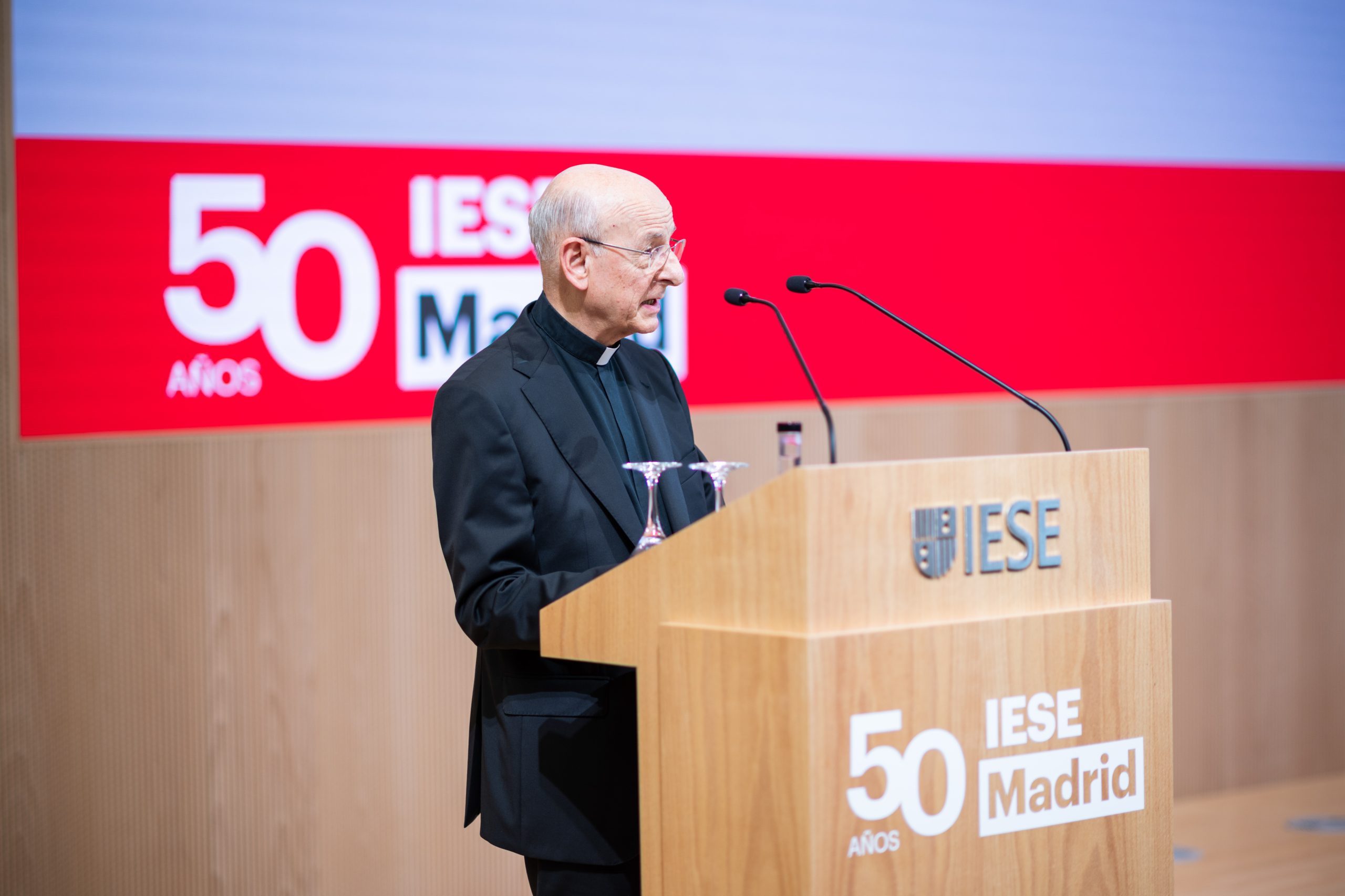 Mons. Ocáriz: “The executive creates the conditions for others to work well and grow as individuals.”